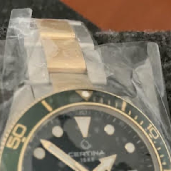 CERTINA DS ACTION POWERMATIC80 BLACK/GREEN/GOLD ON BRACELET 38MM - Picture 6 of 16